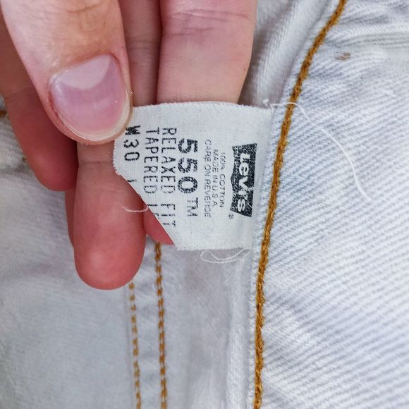 LEVI 550 VINTAGE HIGH WAISTED DENIM SHORTS - Picture 4 of 5